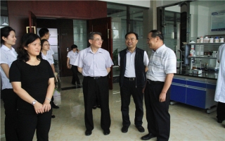 廢棄物資源化國家工程研究中心、昆明理工大學(xué)孫可偉教授,棄物資源化國家工程研究中心常務(wù)副主任、昆明理工大學(xué)教授李如燕博士蒞臨指導(dǎo)